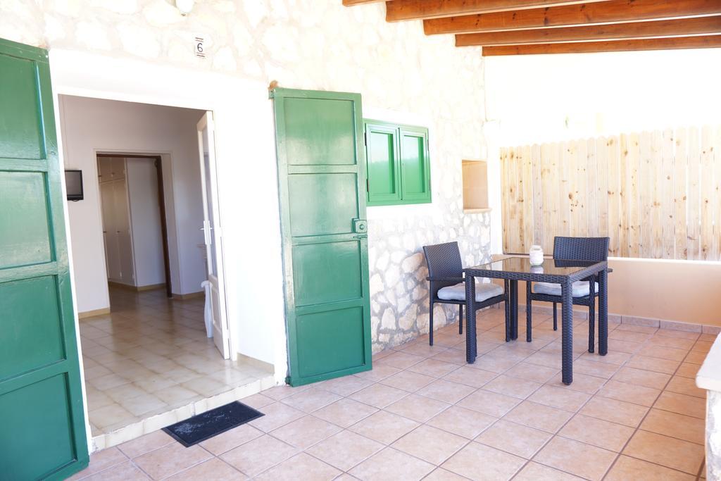 Apartments Campanitx - Astbury Formentera Es Calo  Quarto foto